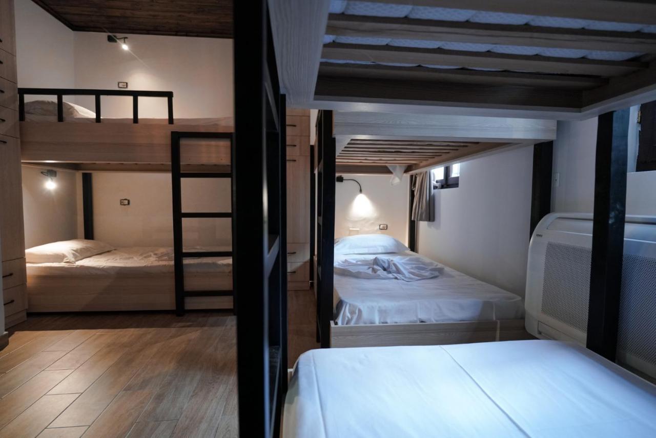 Helin'S Hostel By Backpackers Berat Buitenkant foto