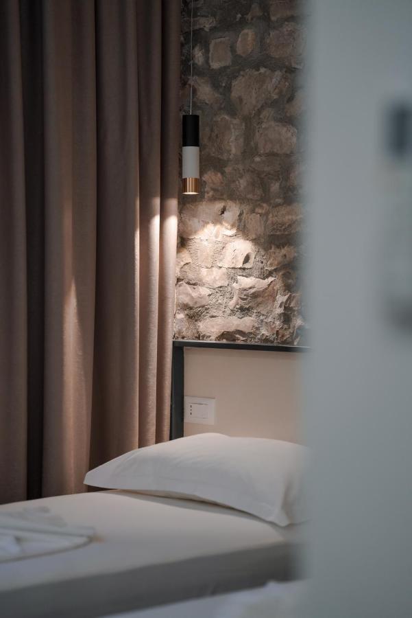 Helin'S Hostel By Backpackers Berat Buitenkant foto