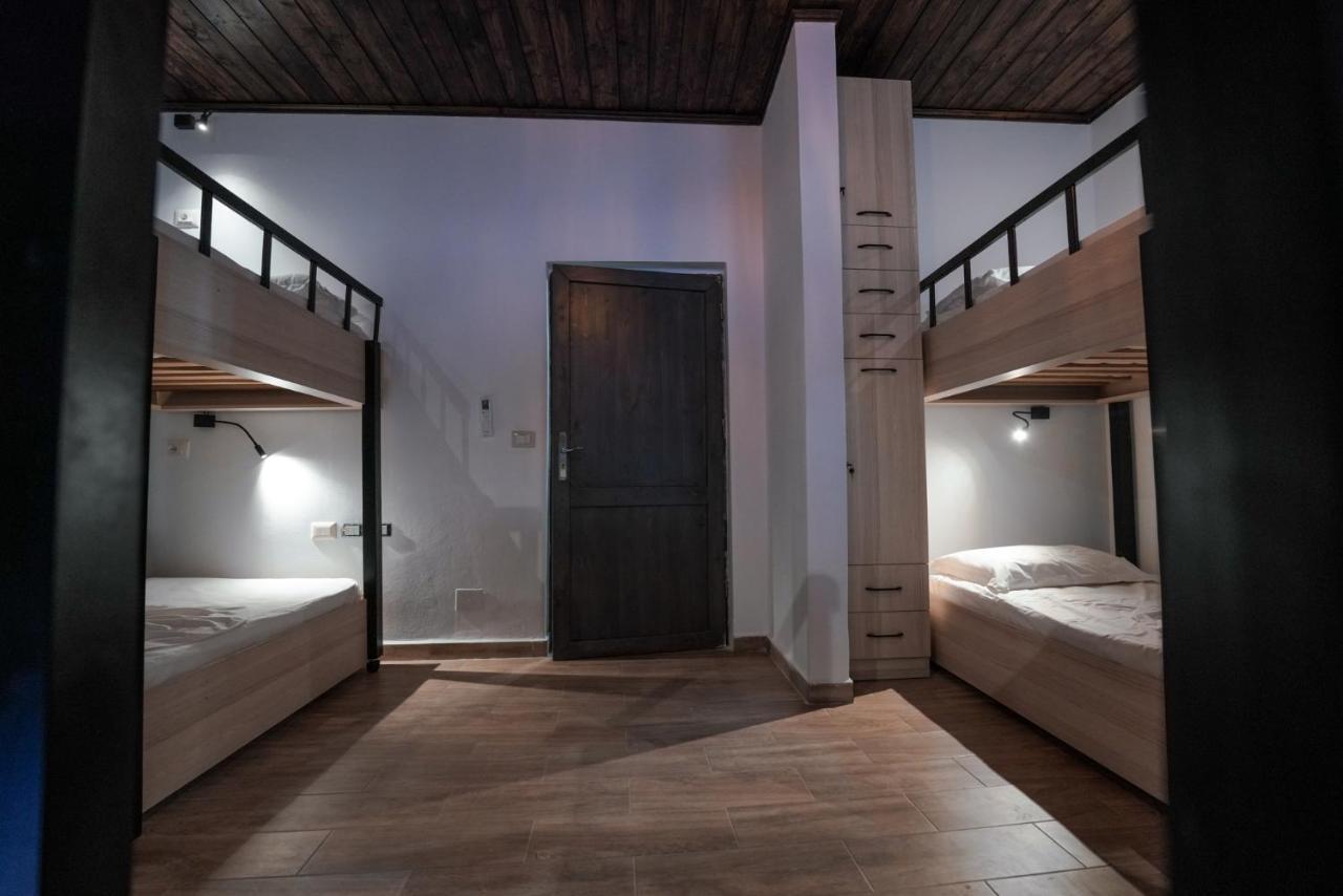 Helin'S Hostel By Backpackers Berat Buitenkant foto