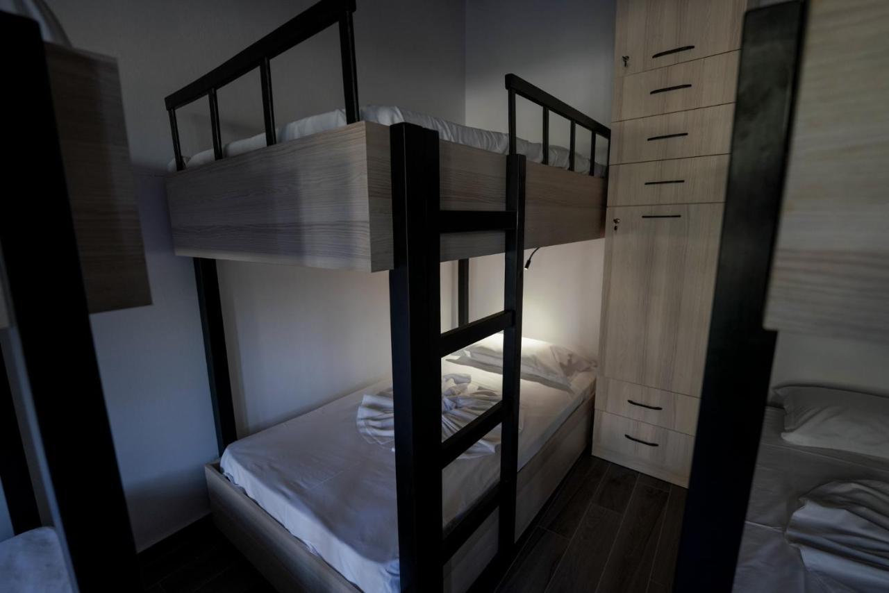 Helin'S Hostel By Backpackers Berat Buitenkant foto