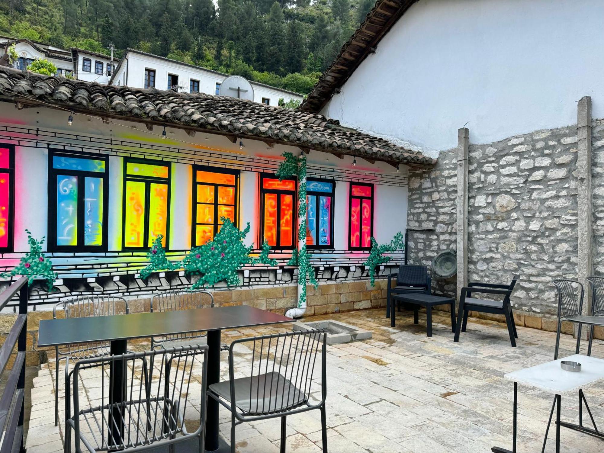 Helin'S Hostel By Backpackers Berat Buitenkant foto